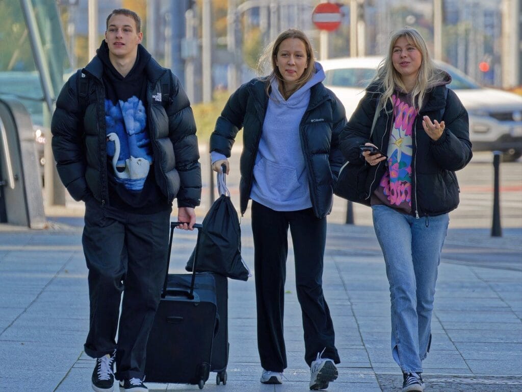 Jakie są zasady fotografowania ludzi i miejsc w Emiratach?