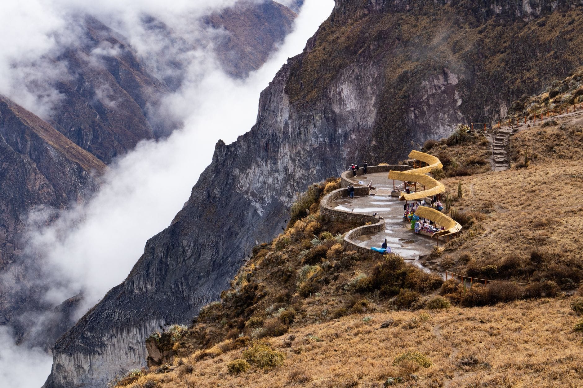 Peru dla fotografów: miejsca na wschody słońca, targi i górskie panoramy